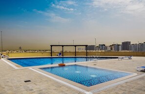 2 outdoor pools - KOHH – Studio in Reef Residence (Dubai)