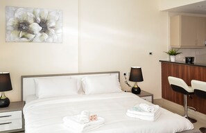 Luxury Studio | Free WiFi, bed sheets - KOHH – Studio in Reef Residence (Dubai)
