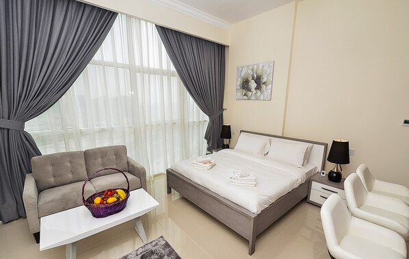 Luxury Studio | Free WiFi, bed sheets - KOHH – Studio in Reef Residence (Dubai)