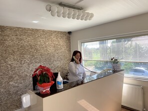 Reception - Talen Otel (Istanbul)