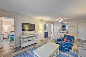 TV, ping pong - 2 Pools + Hot Tub: Hilton Head Island Condo! (Hilton Head Island)