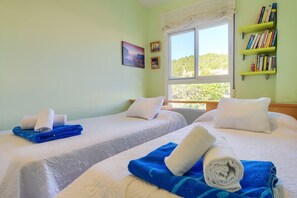 3 habitaciones, tabla de planchar con plancha y wifi gratis 