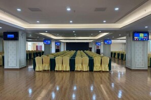 Unclassified image, 2 of 77, button - Yunxuan Hotel (Linyi Chengxu Mansion) (Tancheng)