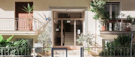 تفاصيل الفندق من الخارج