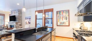 Townhouse, 3 kamar tidur | Dapur pribadi