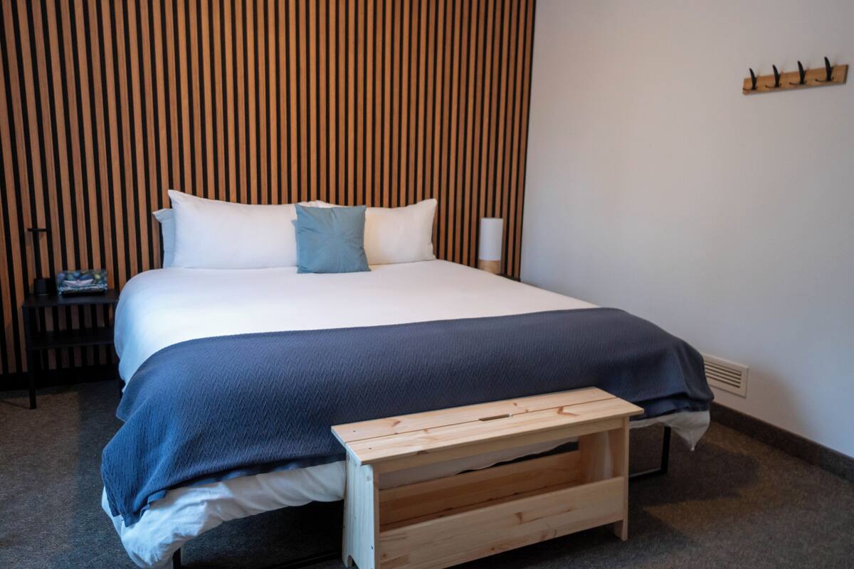 Classic Room | Blackout curtains, free WiFi, bed sheets