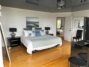 Cortinas blackout, wifi gratis y ropa de cama 