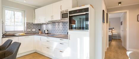 Køleskab, mikrobølgeovn, ovn, opvaskemaskine