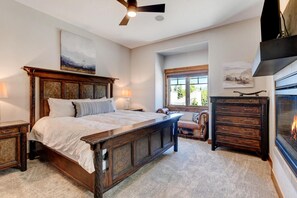 4 bedrooms, premium bedding, iron/ironing board, travel cot