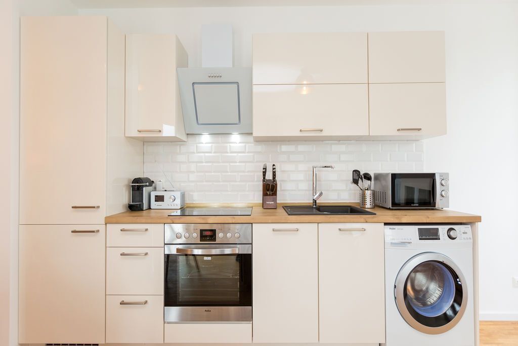 Réfrigérateur, micro-ondes, four, lave-vaisselle