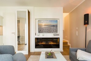 Télévision, cheminée