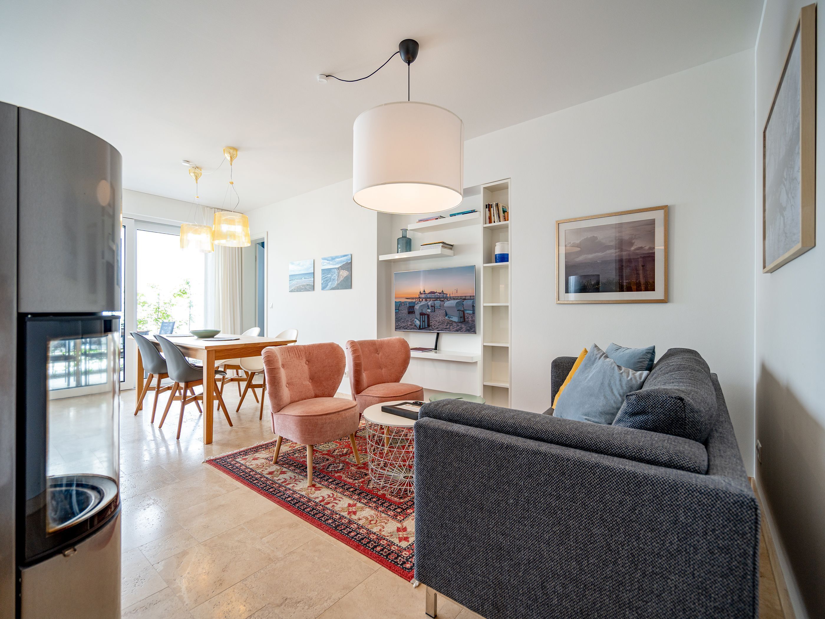 Télévision, cheminée