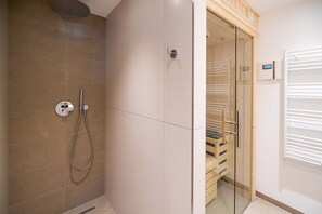 Douche, serviettes fournies