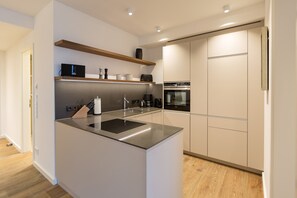 Frigorifero, microonde, forno, lavastoviglie