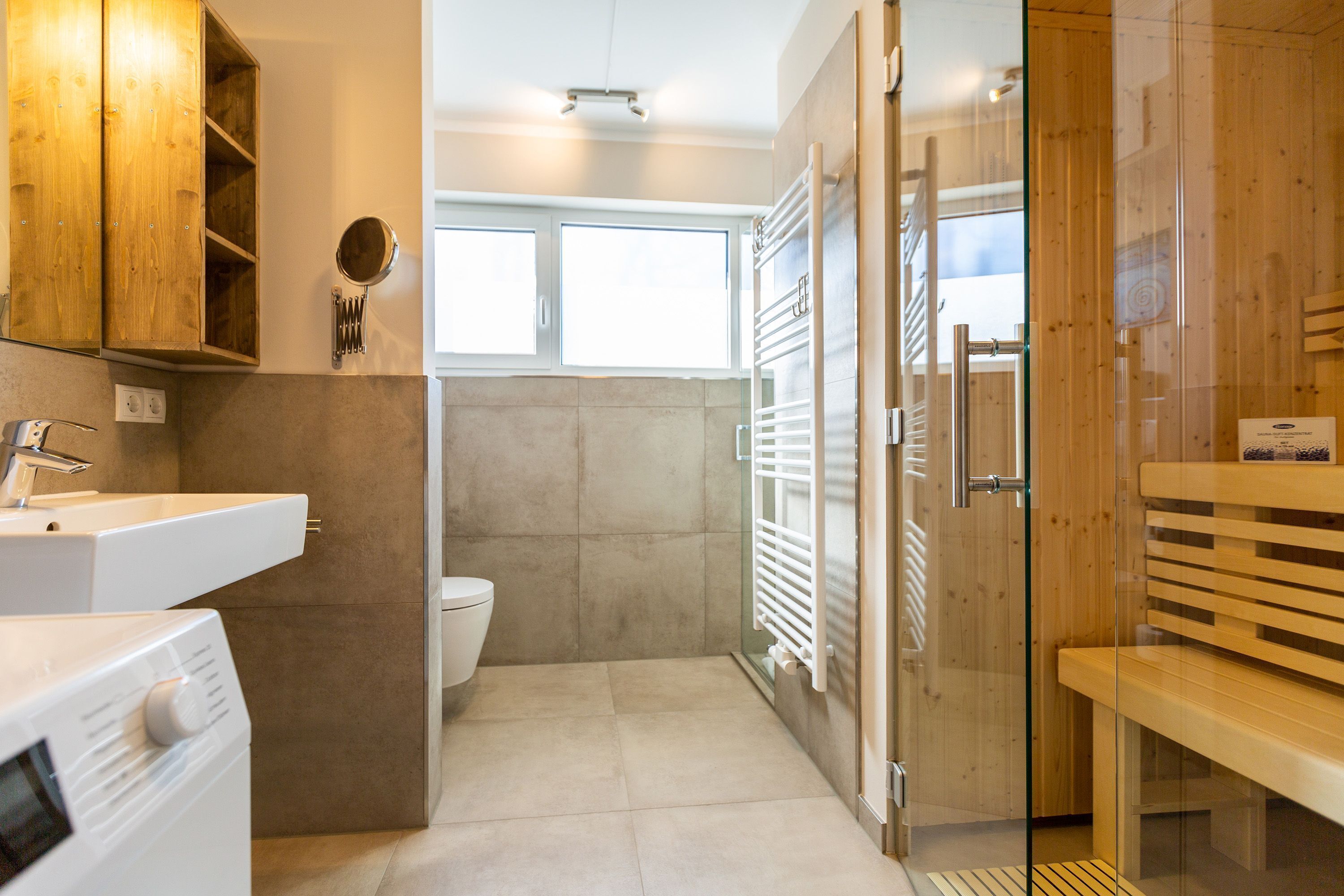 Dusche, Haartrockner, Handtücher