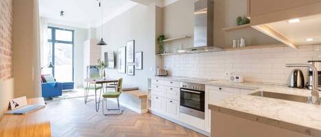 Fridge, microwave, oven, dishwasher