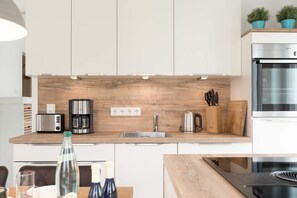 Kühlschrank, Geschirrspüler