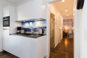 Kühlschrank, Mikrowelle, Geschirrspüler