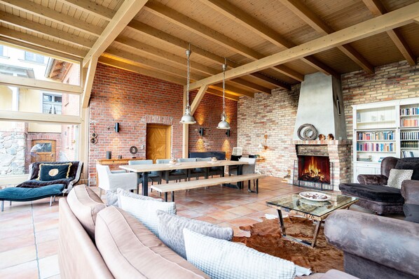 Unclassified image, 1 of 50, button