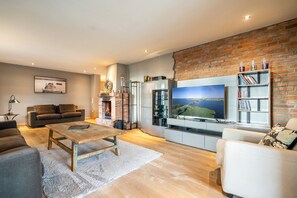 Unclassified image, 5 of 50, button