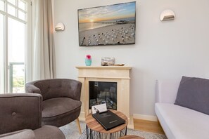 TV, fireplace - Villa Westend, App. 12 (Heringsdorf)