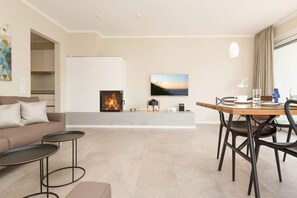 Fernseher, Kamin