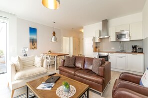 TV, fireplace - Villa Westend, App. 05 (Heringsdorf)