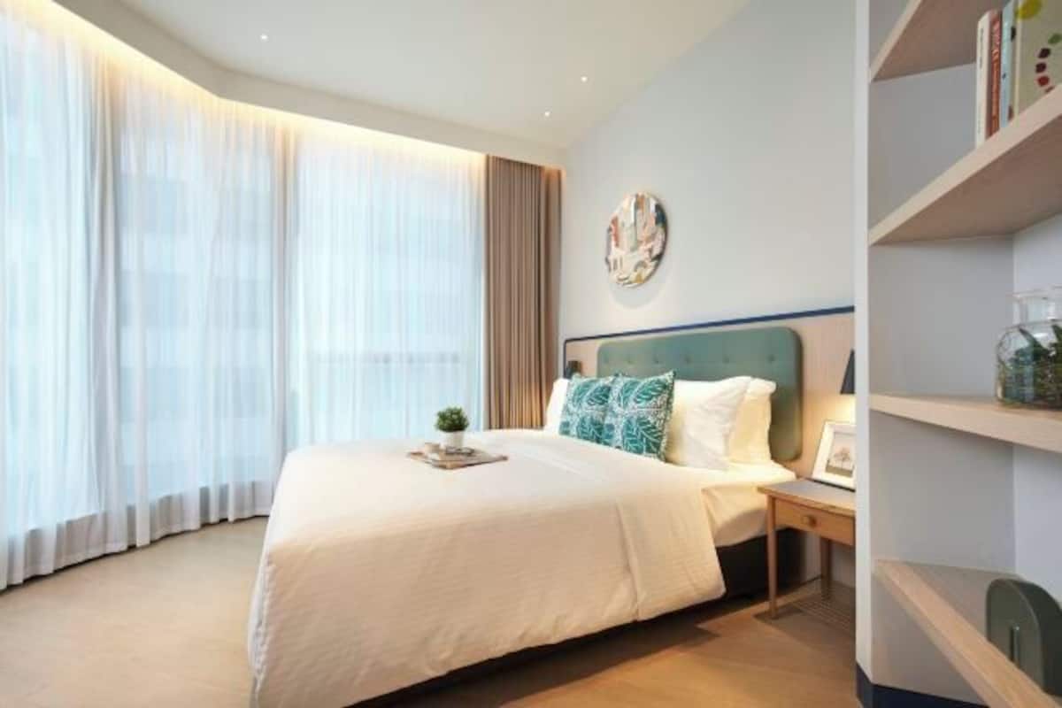 In-room safe, desk, soundproofing, iron/ironing board