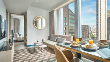 Executive Suite | In-room safe, desk, soundproofing, iron/ironing board