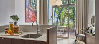 Oakwood Premier Raffles Place Singapore