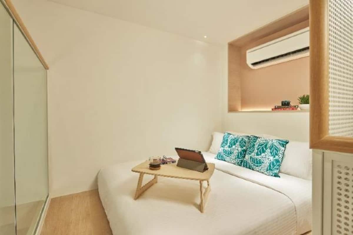 In-room safe, desk, soundproofing, iron/ironing board
