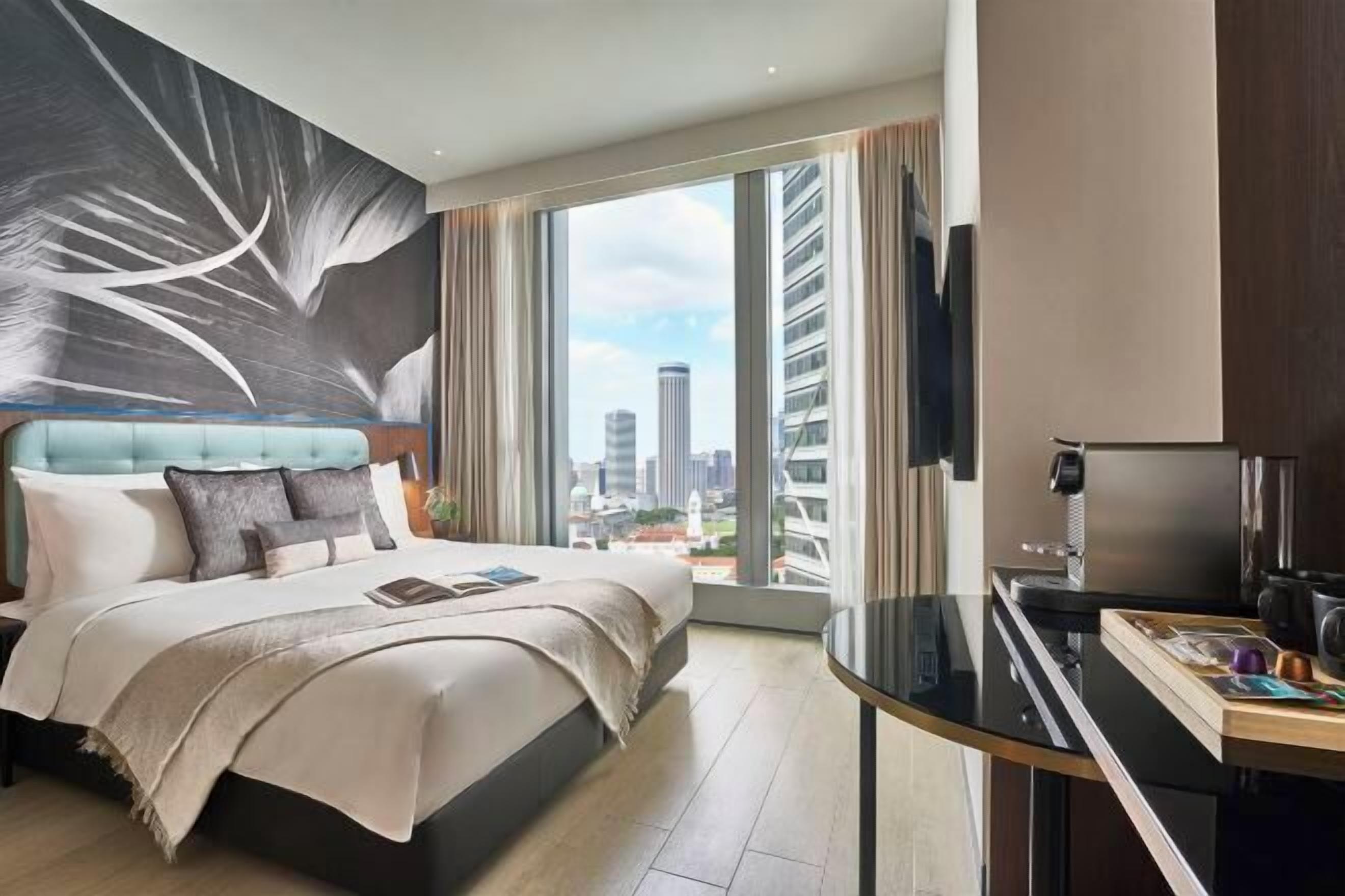 Caja de seguridad en la habitación, escritorio y insonorización 