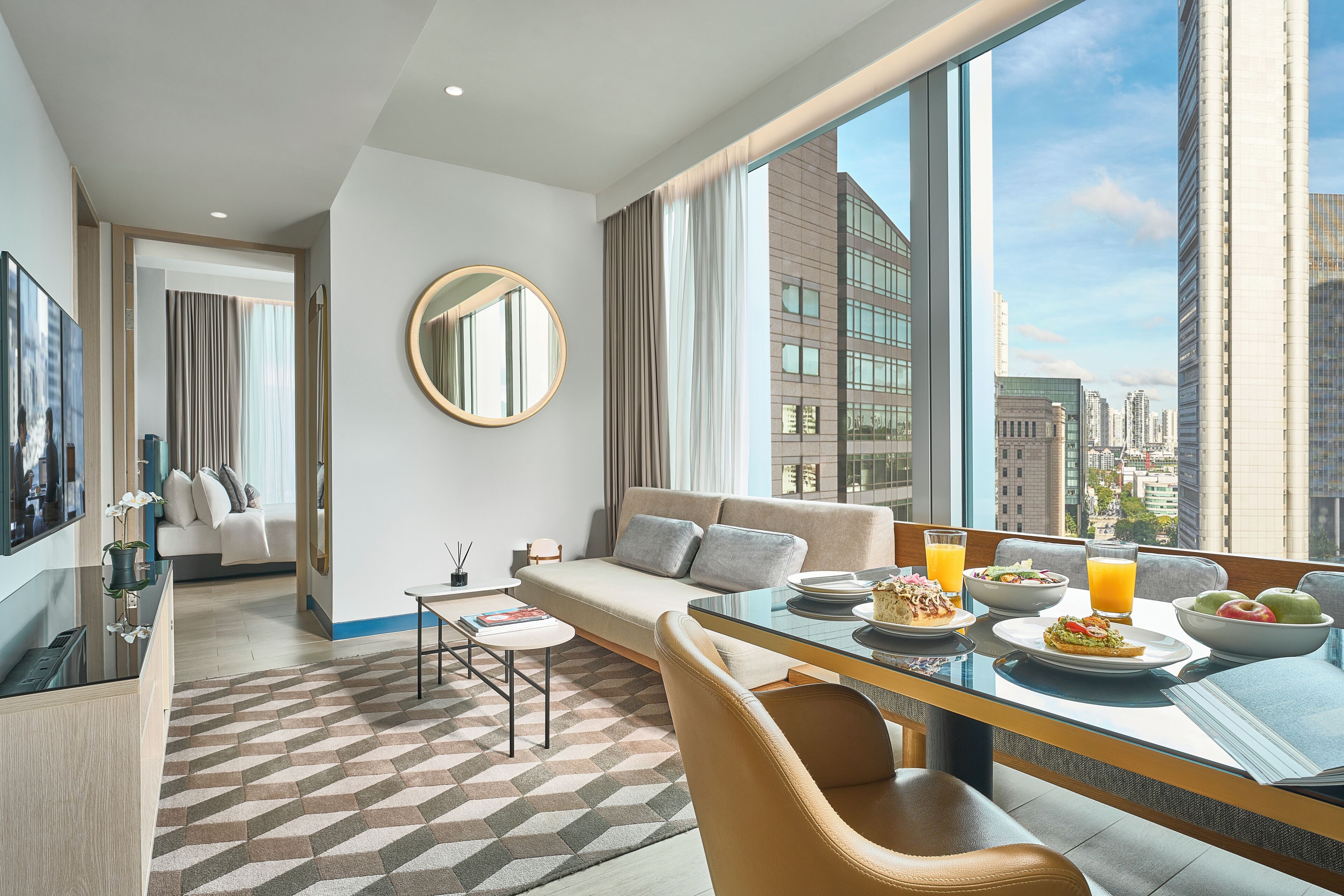 Executive Suite (Club) | Living area | Flat-screen TV