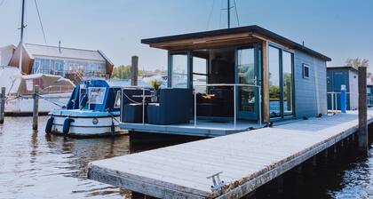 Lodge en puerto con vista Uitgeestermeer
