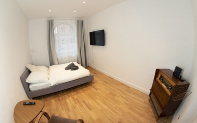 Art nouveau apartment near train station and trade fair