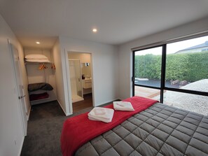 3 chambres, fer et planche à repasser, lit parapluie, Wi-Fi gratuit