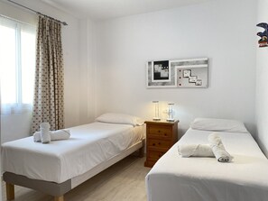 2 bedrooms, iron/ironing board, free WiFi, bed sheets