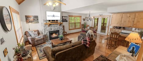 TV, fireplace