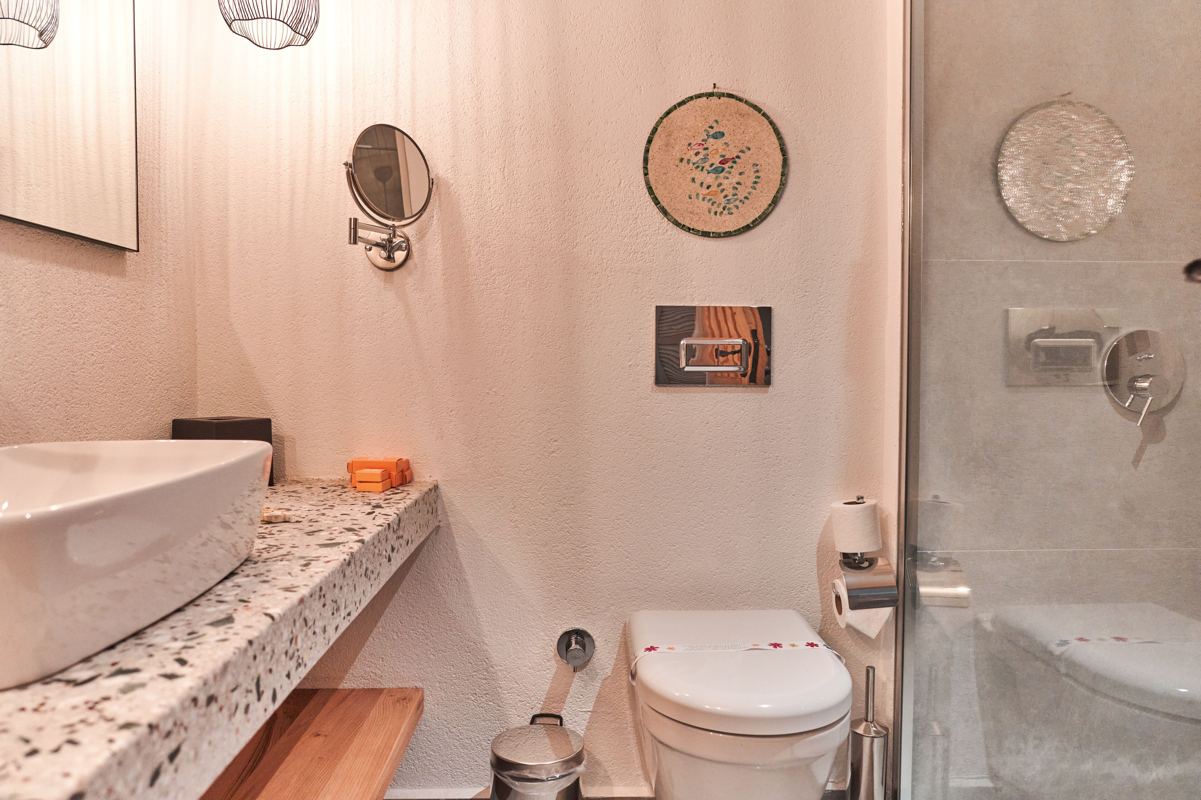 luxury double room, 1 bedroom | bathroom | shower, rainfall showerhead, free toiletries, hair dryer