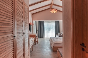 Honeymoon Double Room, 1 Bedroom, Non Smoking, Pool View | Egyptian cotton sheets, premium bedding, Select Comfort beds, minibar