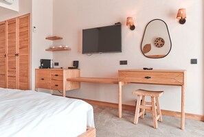 Honeymoon Double Room, 1 Bedroom, Non Smoking, Pool View | Egyptian cotton sheets, premium bedding, Select Comfort beds, minibar - The Pearl Ölüdeniz (Fethiye)