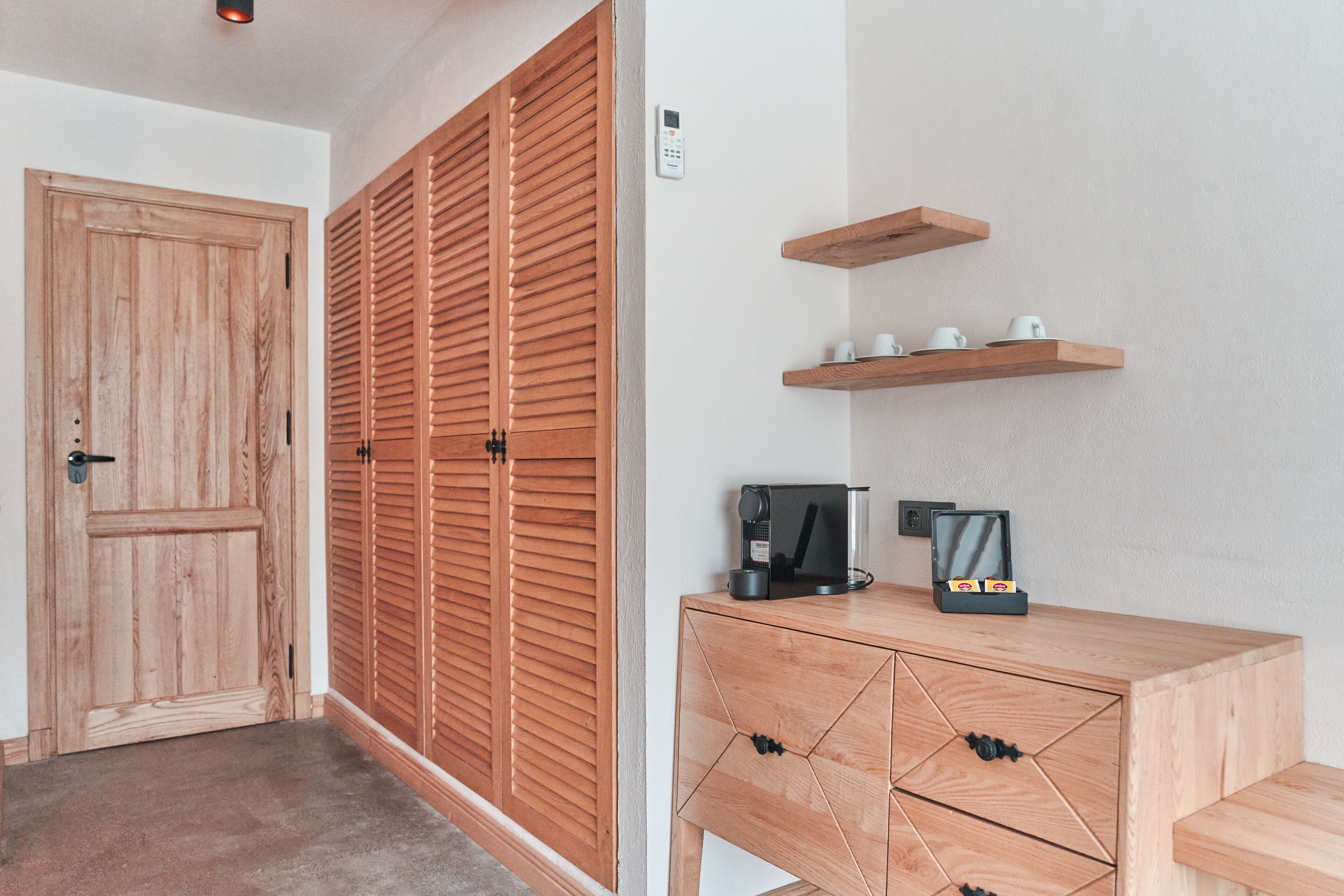 luxury double room, 1 bedroom | egyptian cotton sheets, premium bedding, select comfort beds, minibar