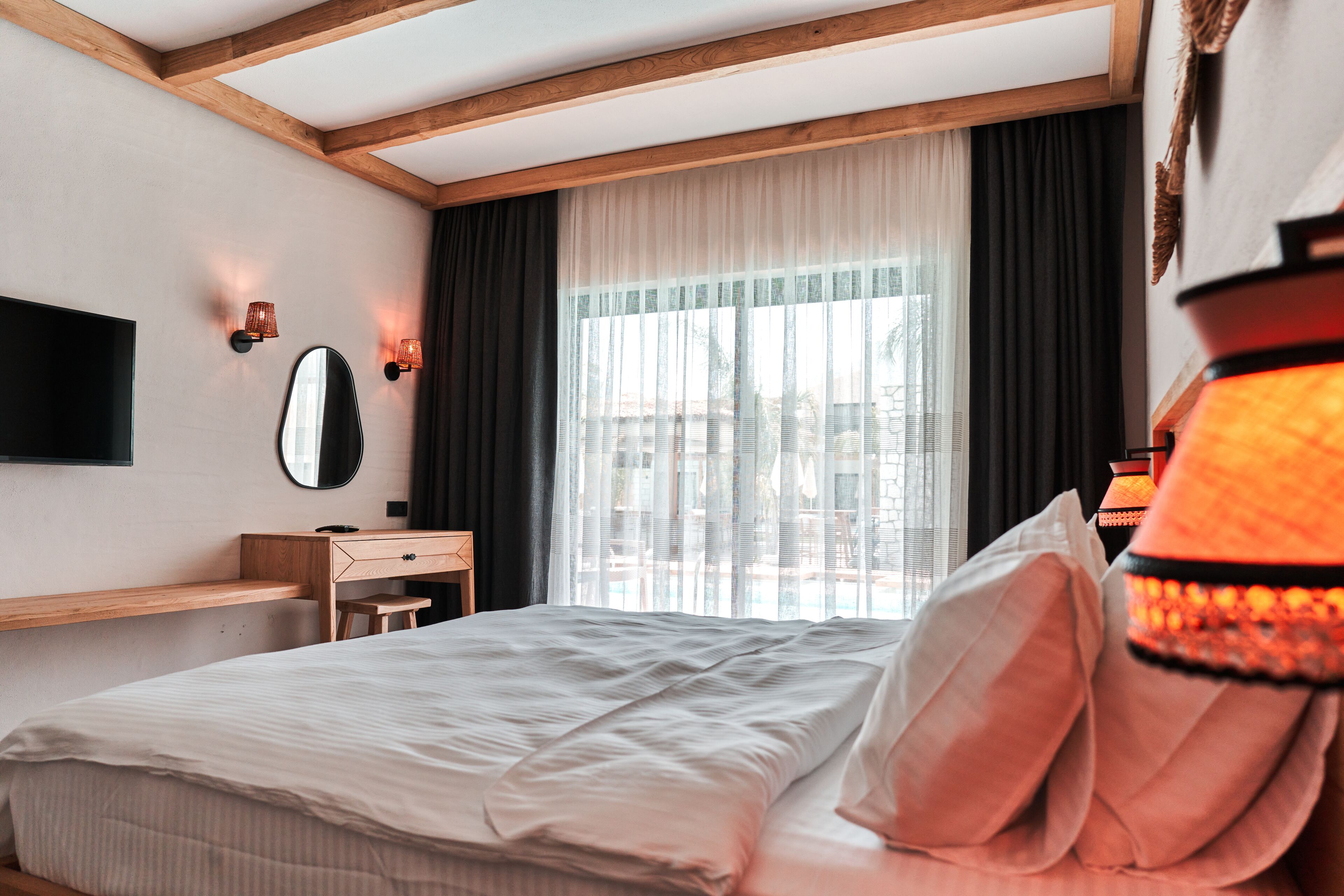 luxury double room, 1 bedroom | egyptian cotton sheets, premium bedding, select comfort beds, minibar