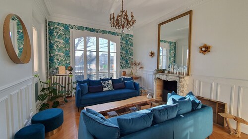 Les Flolies on the banks of the Marne: Character villa - Disney - Paris