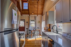 House, 1 King Bed, Mountain View (Bears Valley #171) | Private kitchen
