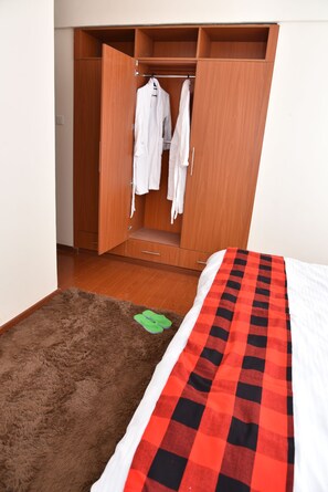 2 Schlafzimmer, Bügeleisen/Bügelbrett, Internetzugang, Bettwäsche