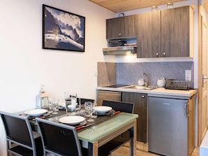 Fridge, microwave, dishwasher, coffee/tea maker