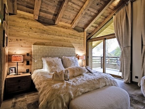 7 chambres, bureau, accès au Wi-Fi (inclus), literie fournie