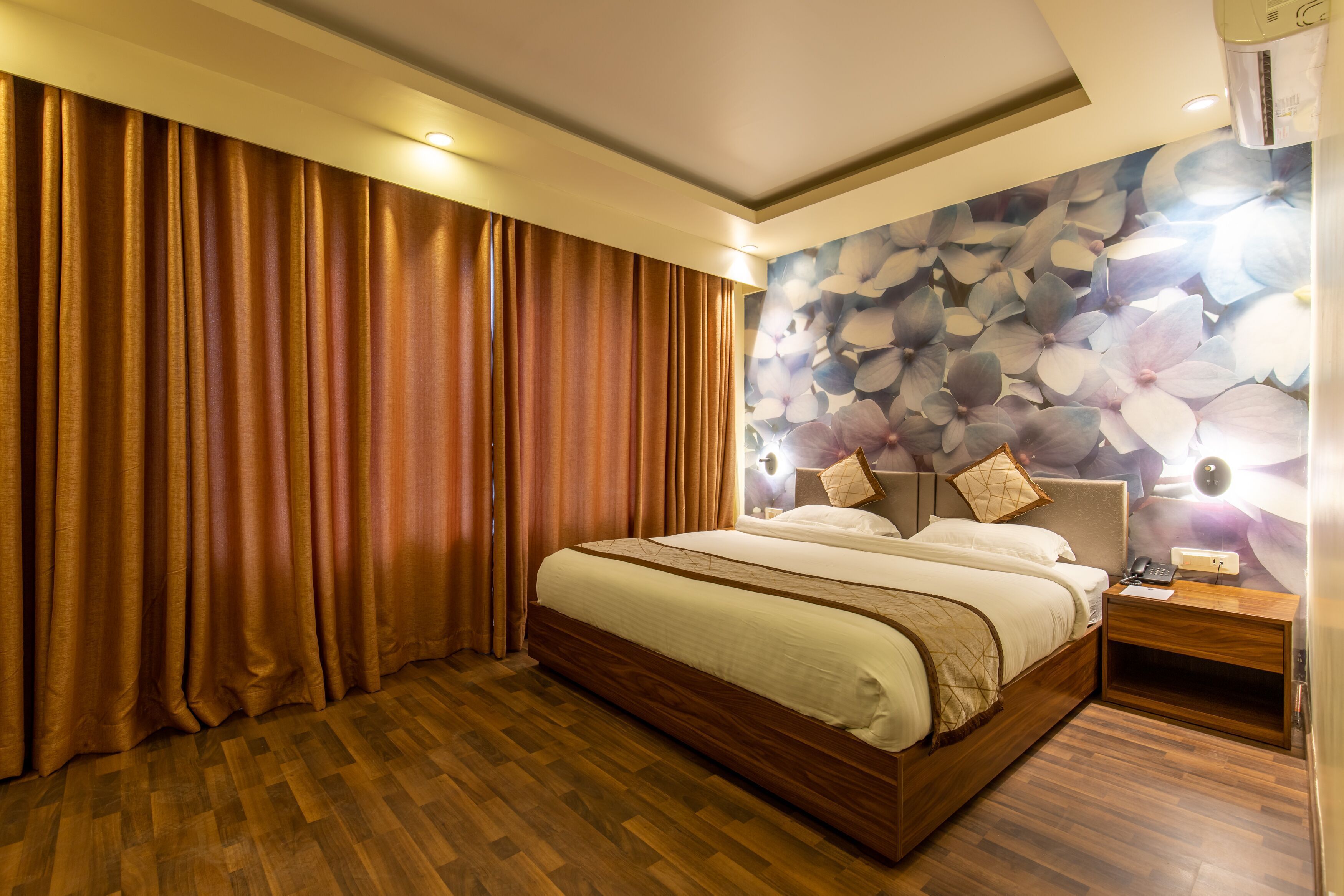 Free WiFi, bed sheets