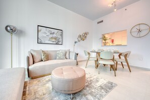 Deluxe Apartment, 2 Bedrooms, Non Smoking | Living area